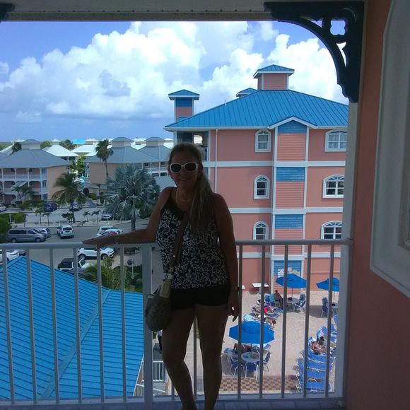 Meet your Posher, Debbie - Picture 1 of 1